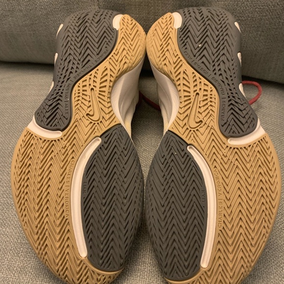 Nike basketball shoes - Picture 5 of 7